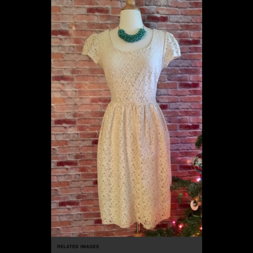 Cream lace dress 👗